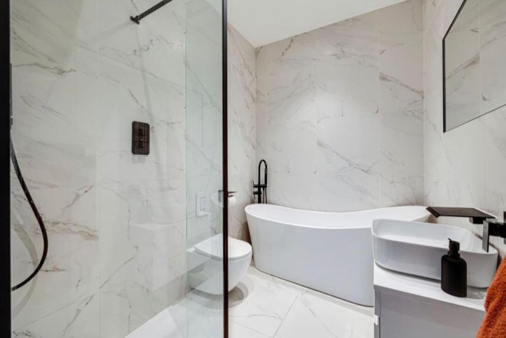 צ'סטר Luxury Apartment: City Centre, Stylish, Modern מראה חיצוני תמונה